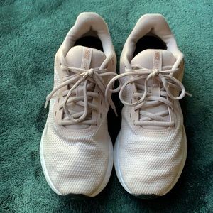 Women’s Nike revolution 5 running shoes